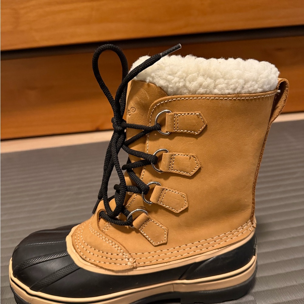 LaCrosse Tan and Black Boots - Picture 8 of 10